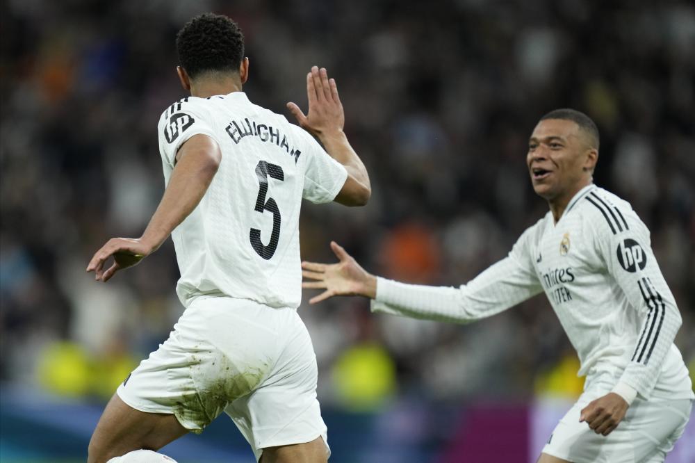 它同时激励 它同时激励